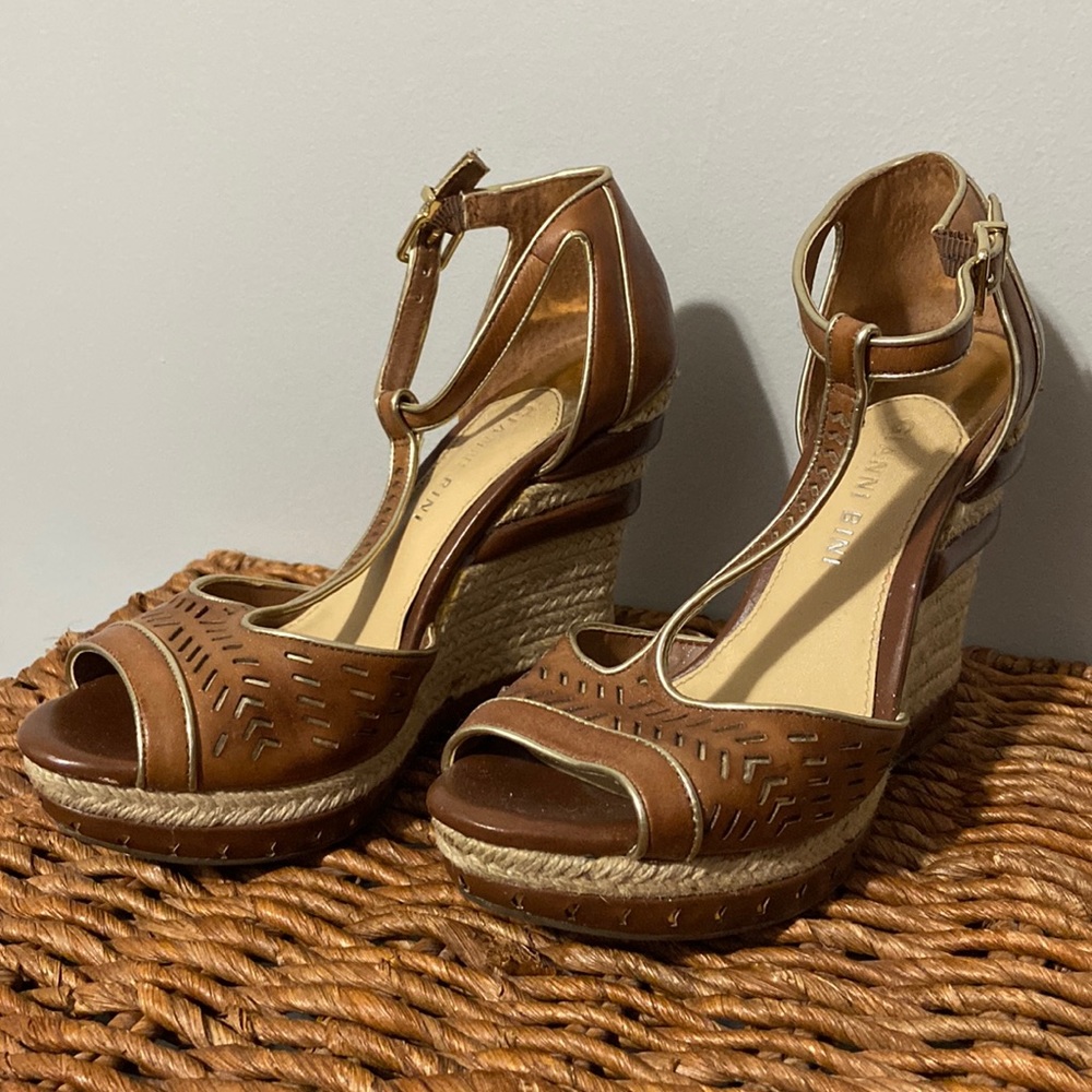 Gianni Bini Espadrille wedge sandals.